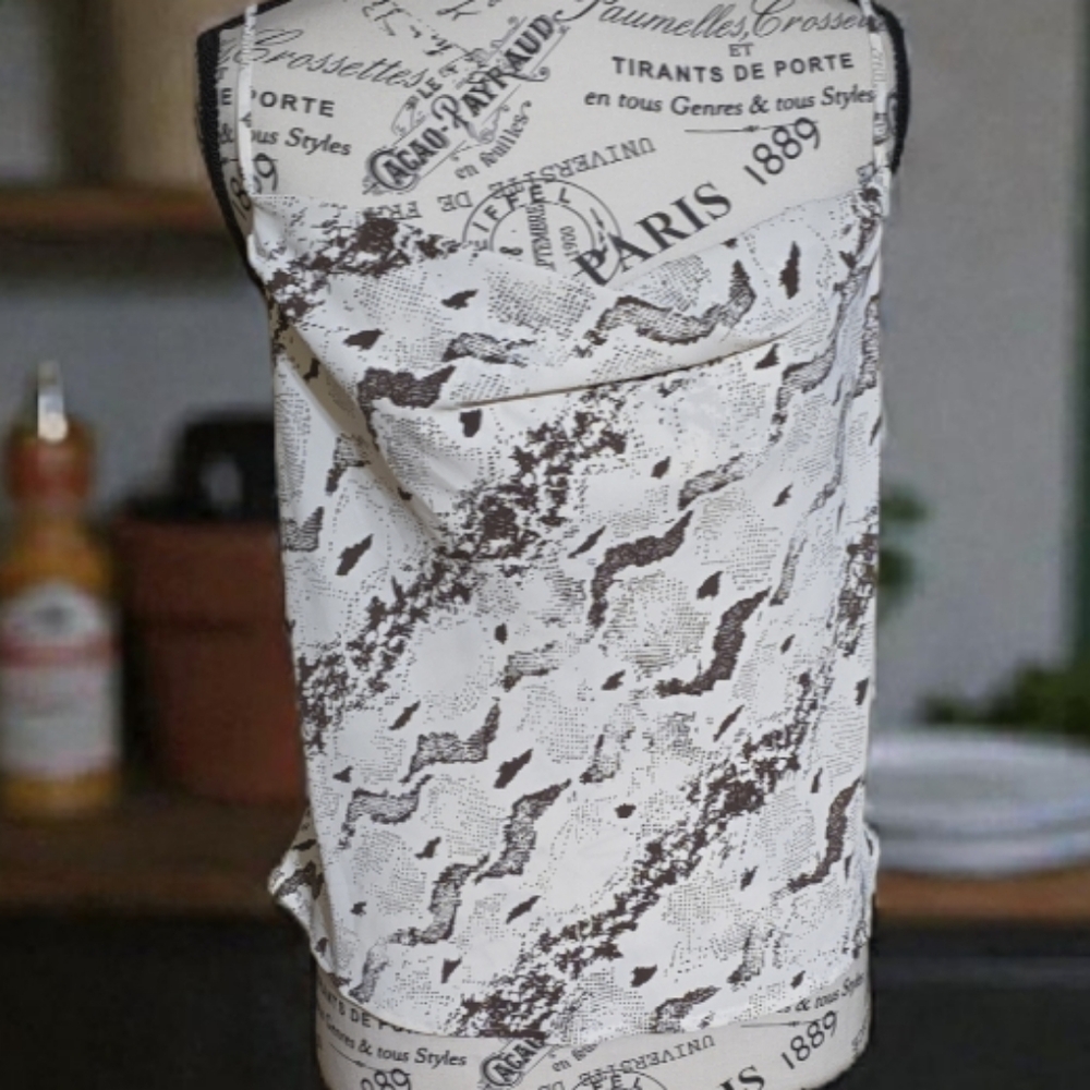 Le‎ Lis Black and White Patterned Fabric